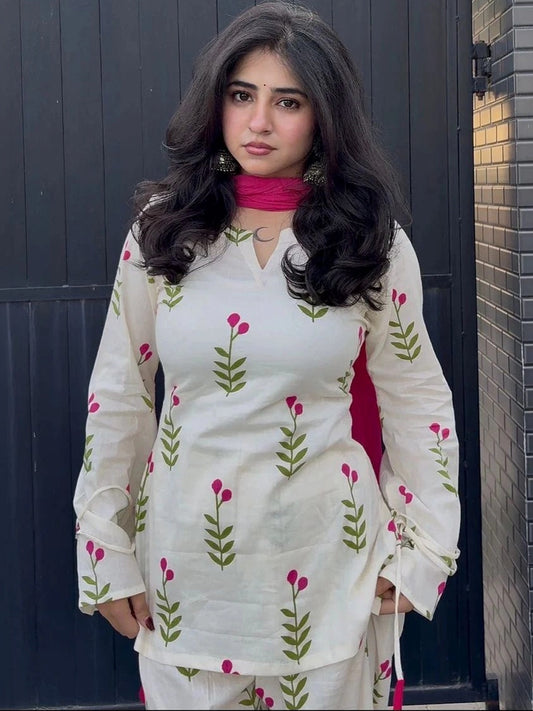 Women Floral Printed Regular Kurta with Palazzos & With Dupatta