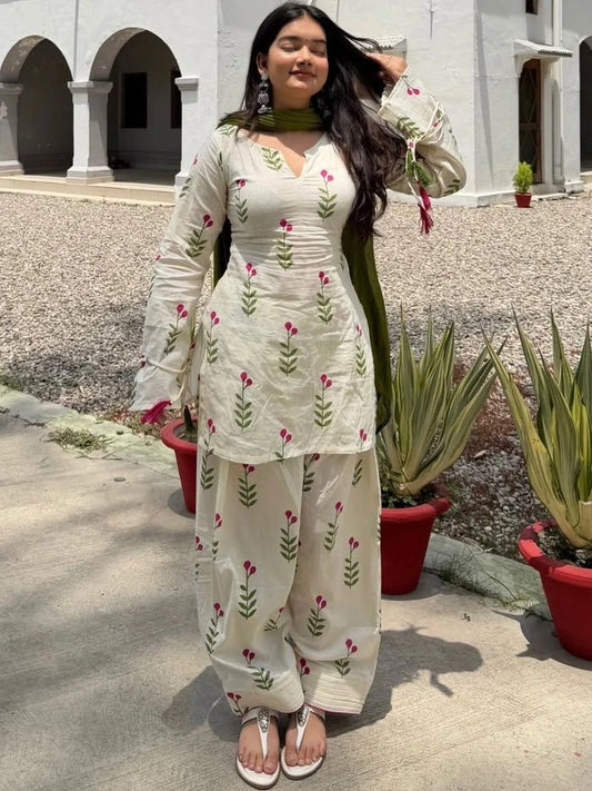Women Floral Printed Regular Kurta with Patiala & With Dupatta